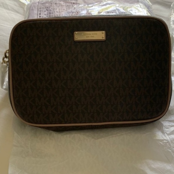 NWT Michael Kors Signature Crossbody Bag - Picture 4 of 5